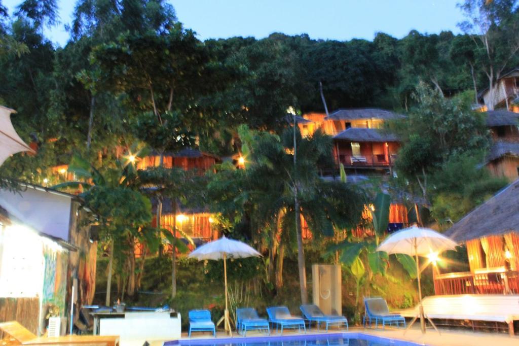 Bamboo Mountain View Phi Phi Resort Buitenkant foto